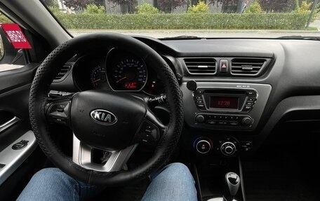 KIA Rio III рестайлинг, 2014 год, 830 000 рублей, 10 фотография