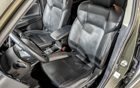 Mitsubishi Outlander III рестайлинг 3, 2020 год, 2 300 000 рублей, 20 фотография