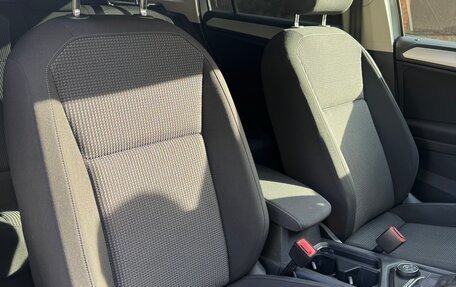 Volkswagen Tiguan II, 2019 год, 2 520 000 рублей, 3 фотография