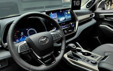 Toyota Highlander, 2025 год, 5 990 000 рублей, 17 фотография