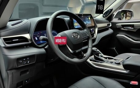 Toyota Highlander, 2025 год, 5 990 000 рублей, 16 фотография