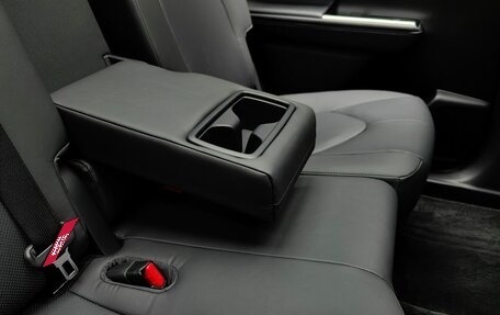 Toyota Highlander, 2025 год, 5 990 000 рублей, 36 фотография