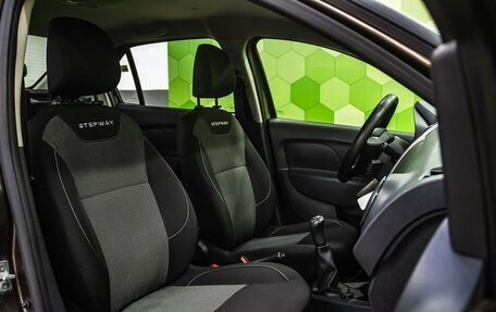 Renault Logan II, 2019 год, 950 000 рублей, 11 фотография