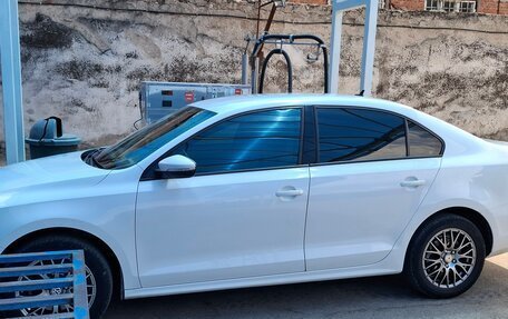 Volkswagen Jetta VI, 2015 год, 1 250 000 рублей, 2 фотография