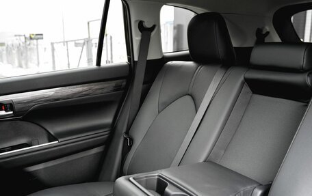 Toyota Highlander, 2025 год, 6 250 000 рублей, 18 фотография