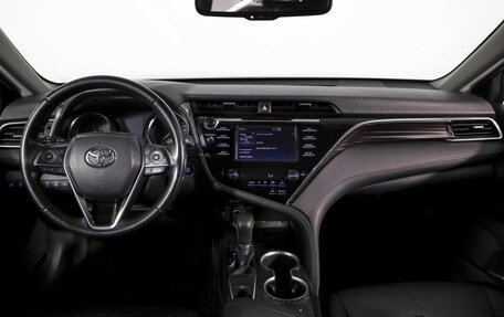 Toyota Camry, 2021 год, 2 299 000 рублей, 7 фотография