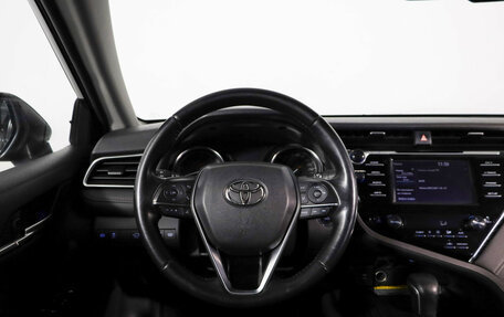 Toyota Camry, 2021 год, 2 299 000 рублей, 8 фотография