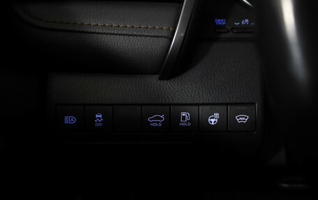 Toyota Camry, 2021 год, 2 299 000 рублей, 18 фотография