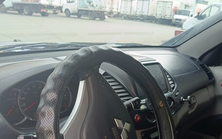 Mitsubishi L200 IV рестайлинг, 2011 год, 1 400 000 рублей, 3 фотография
