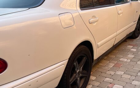 Mercedes-Benz E-Класс, 1998 год, 379 000 рублей, 4 фотография