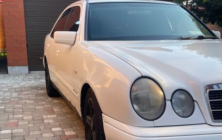 Mercedes-Benz E-Класс, 1998 год, 379 000 рублей, 3 фотография