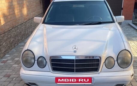 Mercedes-Benz E-Класс, 1998 год, 379 000 рублей, 2 фотография