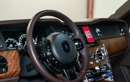 Rolls-Royce Cullinan, 2019 год, 29 900 000 рублей, 20 фотография