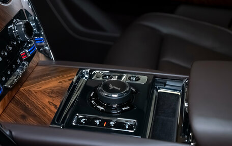 Rolls-Royce Cullinan, 2019 год, 29 900 000 рублей, 22 фотография