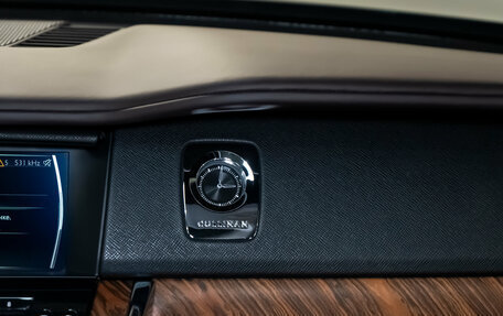 Rolls-Royce Cullinan, 2019 год, 29 900 000 рублей, 34 фотография