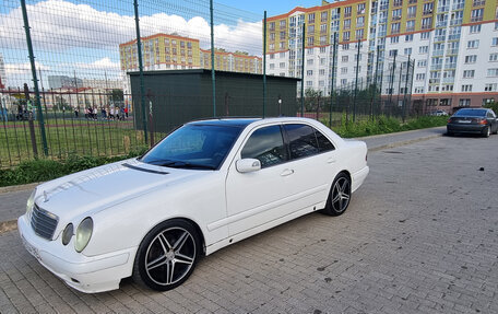 Mercedes-Benz E-Класс, 1999 год, 359 000 рублей, 1 фотография