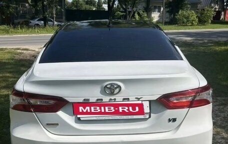 Toyota Camry, 2018 год, 2 350 000 рублей, 4 фотография