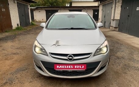 Opel Astra J, 2013 год, 655 000 рублей, 2 фотография