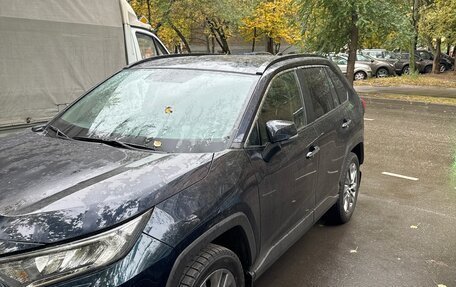Toyota RAV4, 2020 год, 3 900 000 рублей, 2 фотография