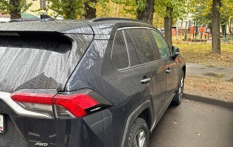 Toyota RAV4, 2020 год, 3 900 000 рублей, 5 фотография