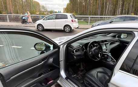 Toyota Camry, 2020 год, 2 700 000 рублей, 8 фотография