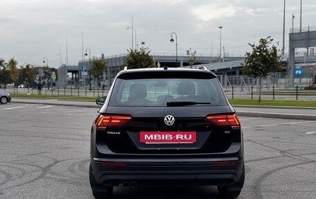 Volkswagen Tiguan II, 2017 год, 2 150 000 рублей, 3 фотография