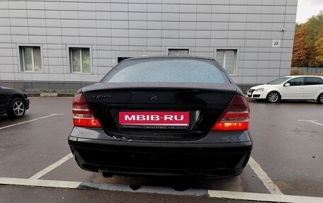 Mercedes-Benz C-Класс, 2006 год, 650 000 рублей, 8 фотография