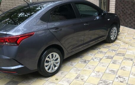Hyundai Solaris II рестайлинг, 2021 год, 1 600 000 рублей, 7 фотография