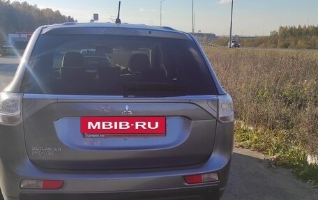 Mitsubishi Outlander III рестайлинг 3, 2014 год, 1 500 000 рублей, 3 фотография
