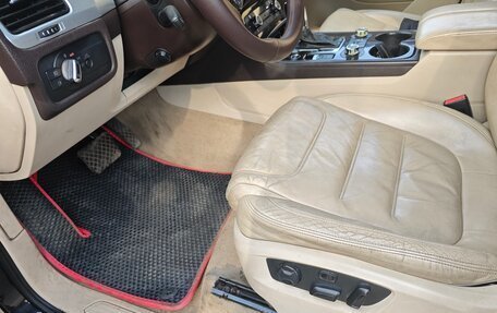 Volkswagen Touareg III, 2010 год, 1 799 000 рублей, 11 фотография