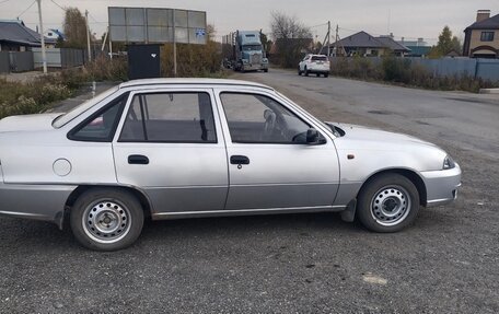 Daewoo Nexia I рестайлинг, 2011 год, 400 000 рублей, 3 фотография