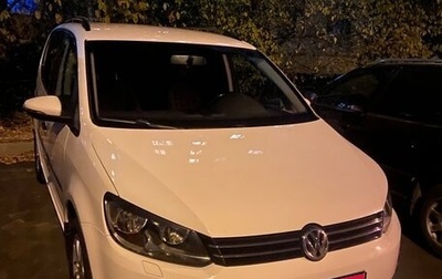 Volkswagen Touran III, 2012 год, 1 080 000 рублей, 1 фотография