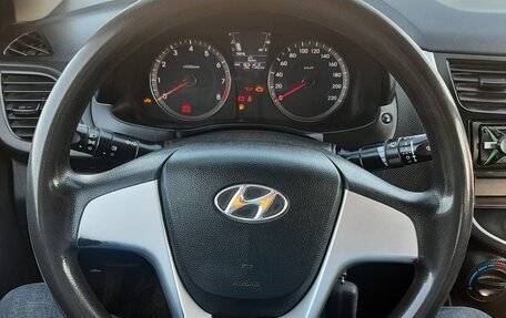 Hyundai Solaris II рестайлинг, 2011 год, 555 555 рублей, 5 фотография