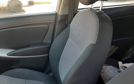 Hyundai Solaris II рестайлинг, 2011 год, 555 555 рублей, 6 фотография