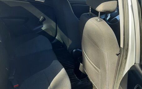 Hyundai Solaris II рестайлинг, 2011 год, 555 555 рублей, 11 фотография