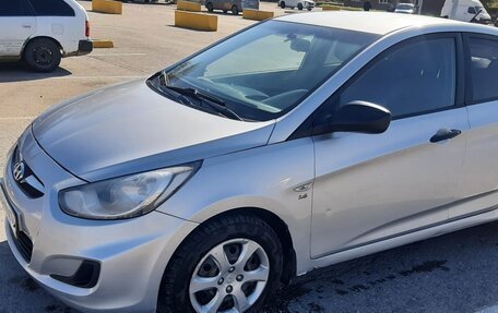 Hyundai Solaris II рестайлинг, 2011 год, 555 555 рублей, 16 фотография