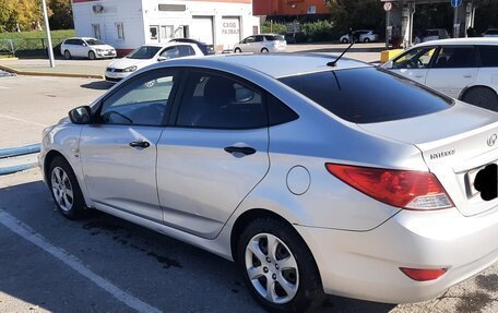 Hyundai Solaris II рестайлинг, 2011 год, 555 555 рублей, 19 фотография
