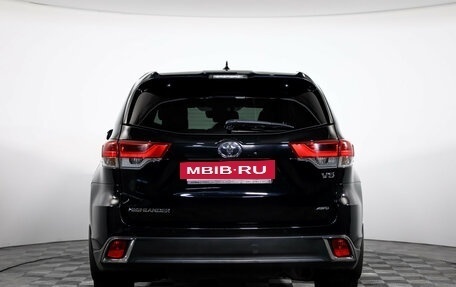 Toyota Highlander III, 2019 год, 3 990 000 рублей, 6 фотография