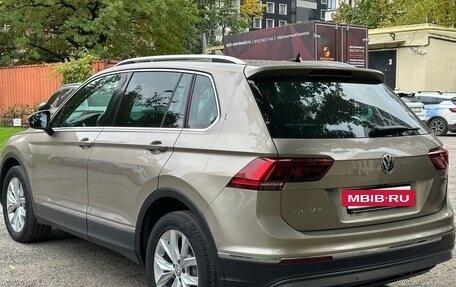Volkswagen Tiguan II, 2018 год, 2 320 000 рублей, 2 фотография