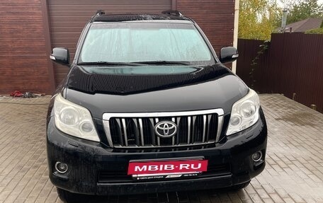 Toyota Land Cruiser Prado 150 рестайлинг 2, 2012 год, 2 300 000 рублей, 2 фотография