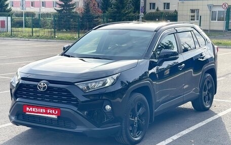 Toyota RAV4, 2021 год, 3 926 000 рублей, 4 фотография