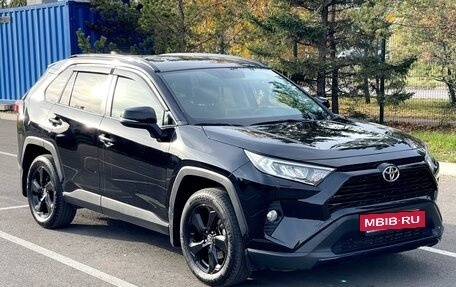 Toyota RAV4, 2021 год, 3 926 000 рублей, 2 фотография