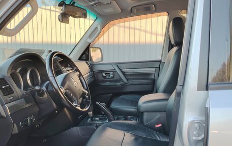 Mitsubishi Pajero IV, 2011 год, 2 450 000 рублей, 14 фотография