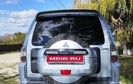 Mitsubishi Pajero IV, 2011 год, 2 450 000 рублей, 6 фотография