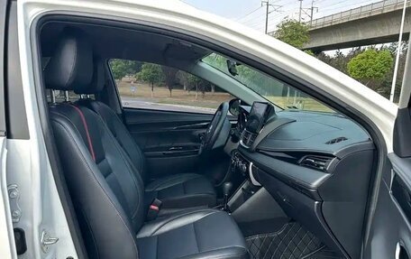 Toyota Yaris XP150 рестайлинг, 2022 год, 1 451 000 рублей, 16 фотография