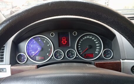 Volkswagen Touareg III, 2003 год, 565 000 рублей, 5 фотография