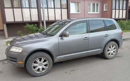 Volkswagen Touareg III, 2003 год, 565 000 рублей, 2 фотография