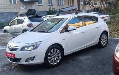 Opel Astra J, 2011 год, 499 999 рублей, 1 фотография