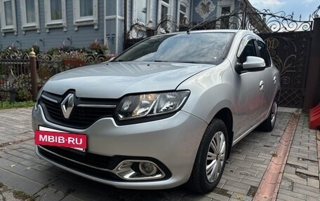 Renault Logan II, 2015 год, 880 000 рублей, 2 фотография
