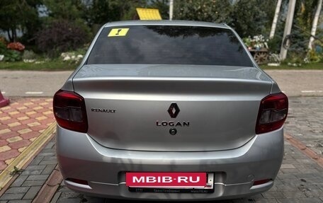 Renault Logan II, 2015 год, 880 000 рублей, 4 фотография